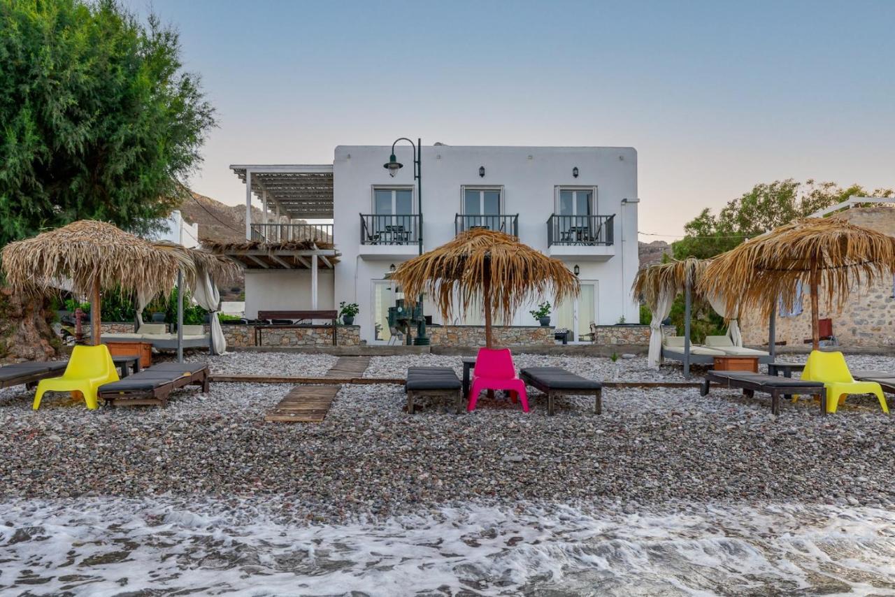 Uno Beachfront Suite 里瓦的亚 外观 照片